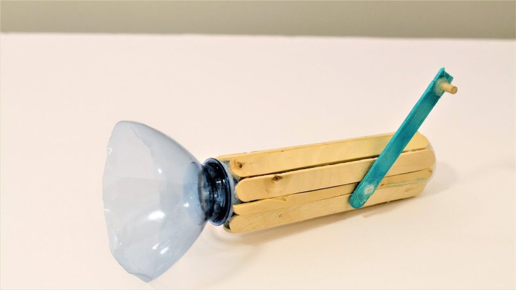 DIY: How to Build a Hand Crank Flashlight